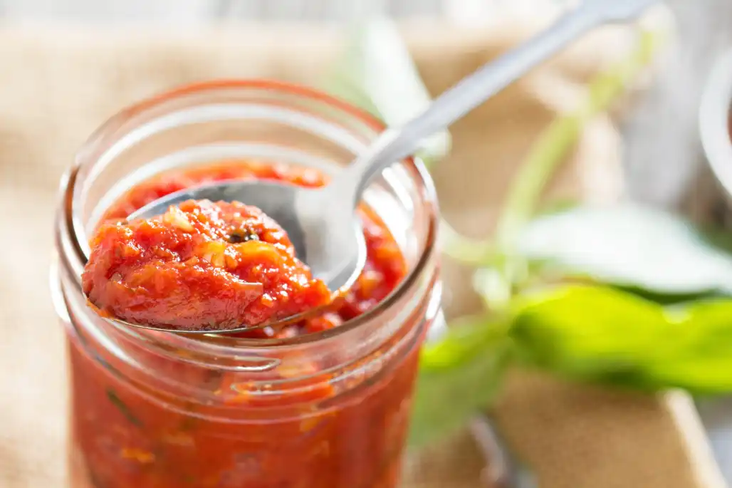 Sambal kemasan botol kaca. Source: fahrwasser/Freepik