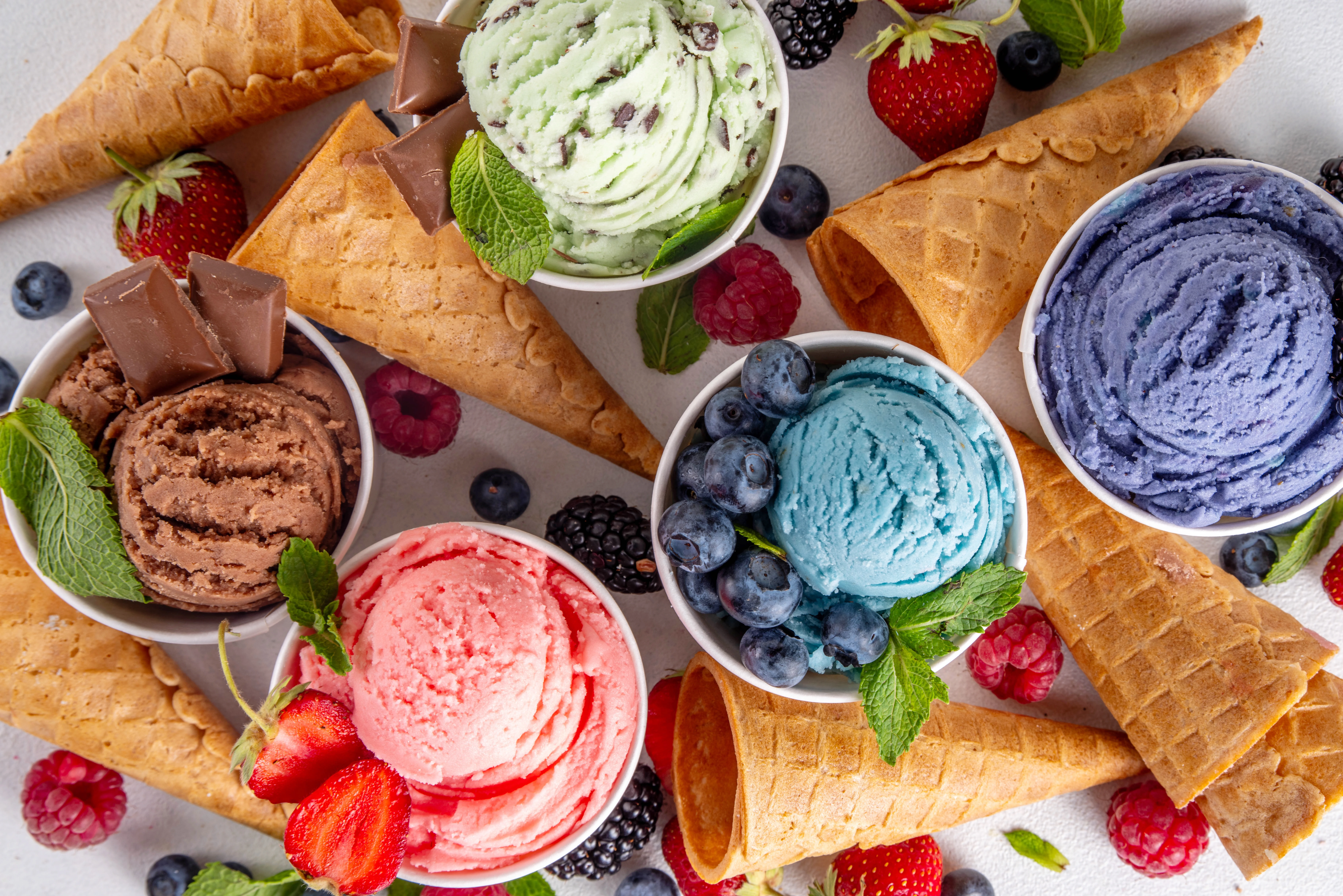 Berbagai rasa gelato di atas mangkuk. Sumber: bondarenko_rimma via Freepik